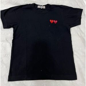 COMMES DESERVE GARGONS PLAY Logo Emblem Tshirt -  size medium